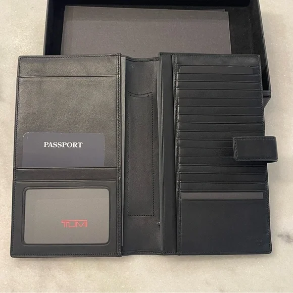 NWOT Tumi Modernist Black Leather Ultimate Travel Organizer Passport Wallet HTF - Picture 3 of 9